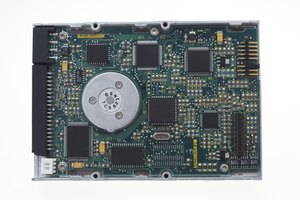 Restaurar la CMOS de tu Toshiba Satellite requiere quitar y volver a colocar la batería CMOS.