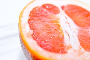 La vitamina C se encuentra en las frutas cítricas.