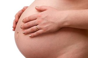 Haz los ejercicios de Kegel para fortalecer los músculos del piso pélvico.