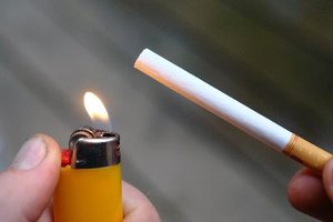 Los padres deben ayudar a sus adolescentes a mantenerse fuerte contra las tentaciones.