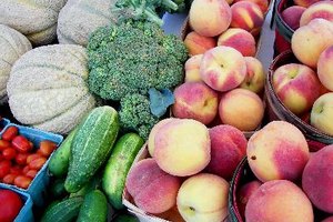 Las frutas, los granos enteros y los vegetales con almidón son ricos en hidratos de carbono.