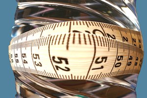 El alcohol tiene más calorías que algumentos alimentos sólidos