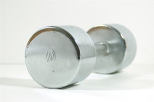 Aumenta tu metabolismo con ejercicios de intervalo para centrarte en la reducción de los senos.