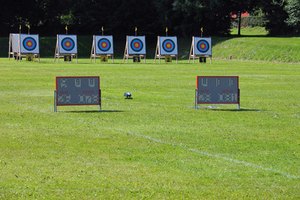 Practica tus habilidades en arquería en el área de St. Louis.