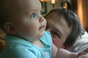 Ayudarle a aprender el oficio de ser padre beneficiará a tu nieto.