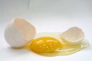 Un solo huevo, sin el cascarón, aporta 6 g de proteína.
