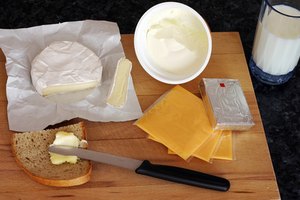 Muchos alimentos procesados contienen pequeñas cantidades de productos lácteos.