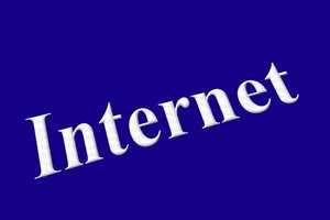 Algunos consideran a Internet mismo un "servicio en línea".