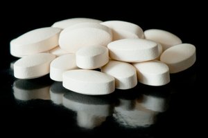 Las pastillas de cafeína pueden incrementar ligeramente la pérdida de peso, pero no mucho.