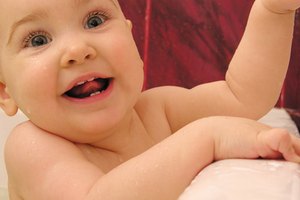 La línea Skin So Soft de Avon es lo suficientemente suave para ser utilizada con los bebés.
