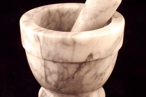 Los remedios y las fórmulas de los remedios ayurvédicos son una combinación de hierbas y aceites.