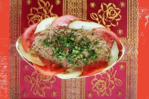 El trigo bulgur, utilizado en ensaladas tabule, puede ayudar a reducir la inflamación.