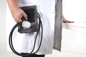 Contener la respiración aumenta la presión arterial.