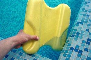 Ayudas de flotación se pueden utilizar durante los entrenamientos aeróbicos en el agua.