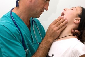 Conversa con el pediatra antes de proveer a tu niño con medicamentos sin receta.