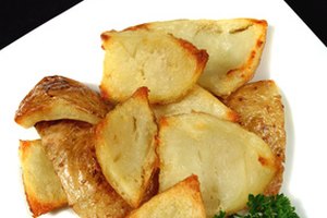 Las cáscaras de las patatas asadas son una fuente saludable de vitaminas y minerales.