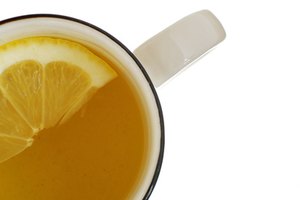 El agua caliente y el limón pueden estimular la pérdida de peso.