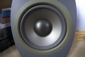Darle al altavoz de la computadora más graves puede mejorar tu experiencia auditiva.
