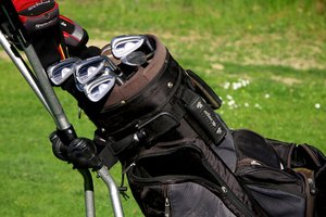 Tener el bolso de golf organizado efectivamente puede facilitar el round.