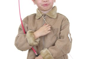 Los niños pueden aprender arquería en algunos centros.