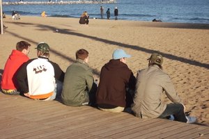 Los adolescentes pueden sentirse más confiados e independientes cuando tienen amigos.