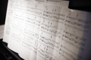 Hacer doble clic en determinados campos de la base de datos de música abre formularios para detalles de la canción.