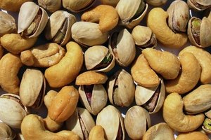 Las nueces y las legumbres son naturalmente ricas en proteínas.