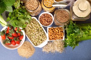 Una dieta saludable y balanceada puede ayudar a aliviar los síntomas de la colitis.