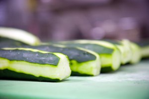 Los pepinos se encuentran con frecuencia en los jugos verdes.