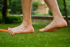 Los ejercicios regulares para la fuerza de la parte central de tu cuerpo pueden mejorar tu equilibrio.