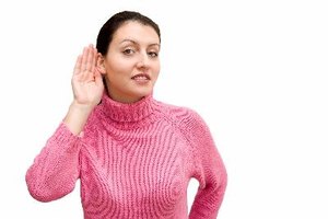Girarlos de forma ligera puede hacer más sencilla la remoción.