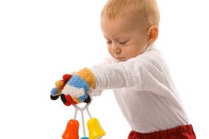 Un bebe entre 9 y 12 meses de edad es un niño