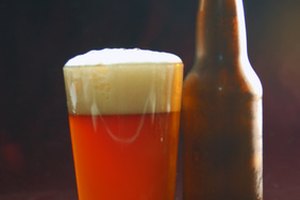 El consumo excesivo de cerveza u otro tipo de alcohol puede aumentar los triglicéridos.