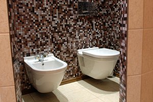 La materia fecal normal no contiene ni sangre ni mucosidades.