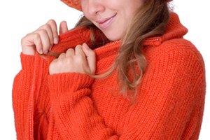 Usar varias capas de ropa retiene el calor interno de tu cuerpo.