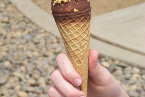 Sin importar qué tipo de helado o sustituto de helado elijas para comer, debes siempre chequear tus niveles de glucosa en sangre.