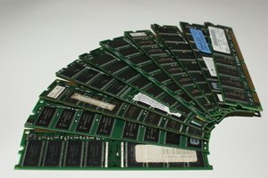 Antes de actualizar la memoria RAM, tienes que encontrar el tipo adecuado para tu sistema.