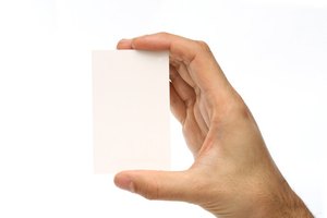Imprime una tarjeta de identificación segura para tu negocio con una tarjeta de PVC.