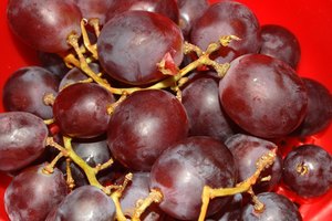 La alergia a las uvas rojas es el resultado de una respuesta irregular del sistema inmune.