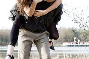 Si sospechas que tu pareja tiene el virus del herpes, asegúrate de que mantenga el área cubierta para evitar la propagación de los virus herpes simplex 1.
