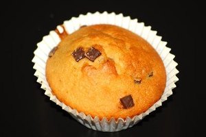 El contenido de carbohidratos incluye 2 g de fibra dietética, o un 8 por ciento de la cantidad diaria recomendada, y 33 g de azúcar.