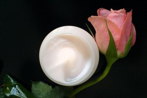 Se ha descubierto que el uso tópico de la caléndula acelera la sanación de las heridas en investigación en animales.