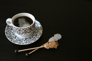 Las mujeres con propensión a la vaginosis bacteriana deben evitar el café y el azúcar.