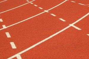 El entrenamiento de pista es una buena manera de complementar la corrida por campo traviesa.