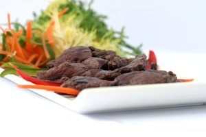 La carne es rica en vitamina B12.