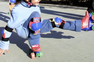 A los 7 u 8 años, tu niño podrá andar en skate.
