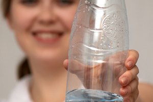 Efectos secundarios del agua embotellada.