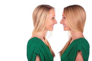 Vestirse de forma parecida ayuda a establecer una sensación de pertenencia a los adolescentes.