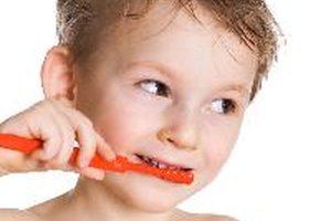 La correcta higiene dental a veces previene los dientes torcidos.