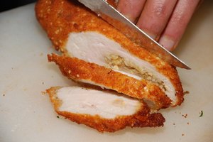 Los alimentos ricos en proteínas como el pollo pueden ayudar a perder peso.